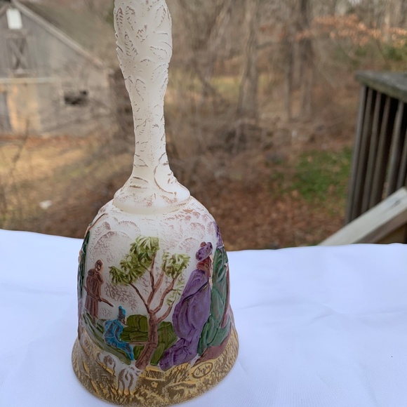 Fenton “Birth of a savior” limited edition bell - Picture 3 of 7